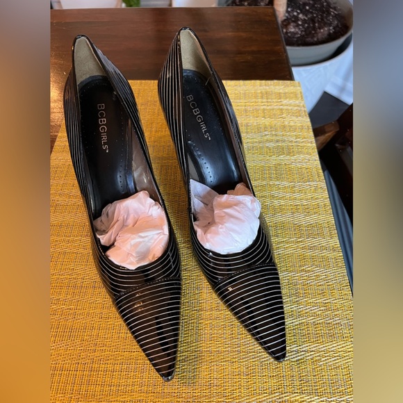 Black Patent Leather Pumps with White Stripes - Picture 2 of 4